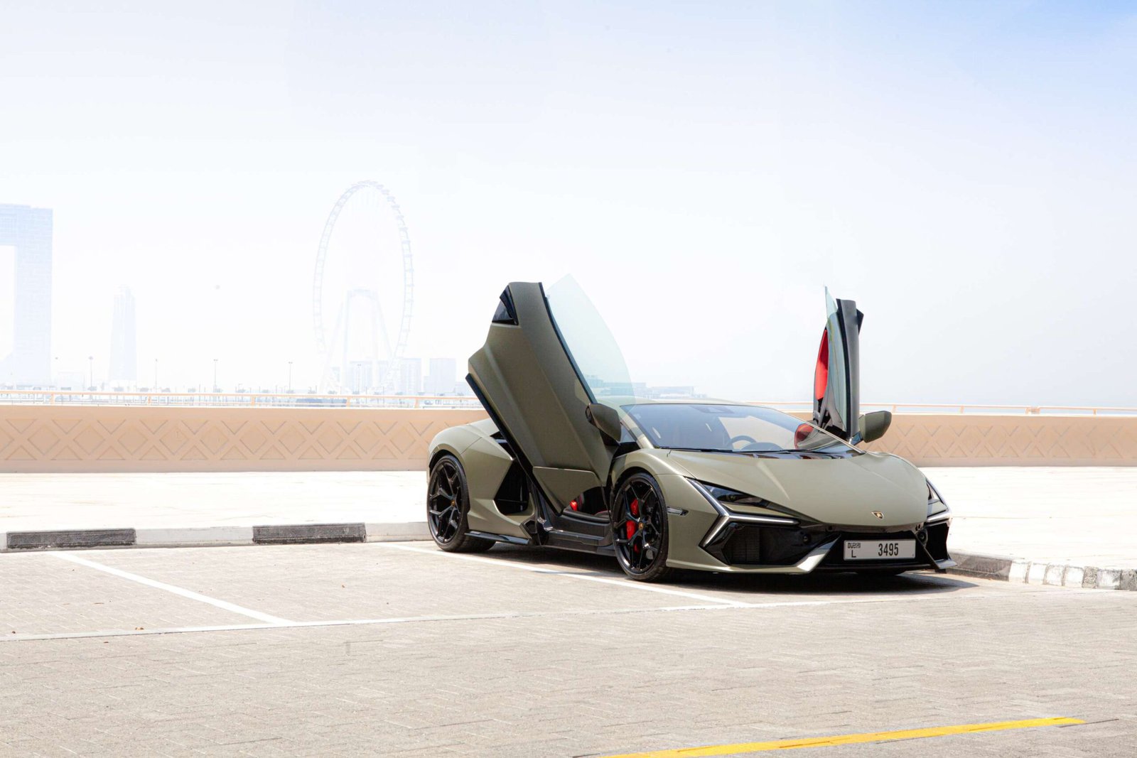 Top 5 Supercars to Drive in Dubai and Where to Take Them